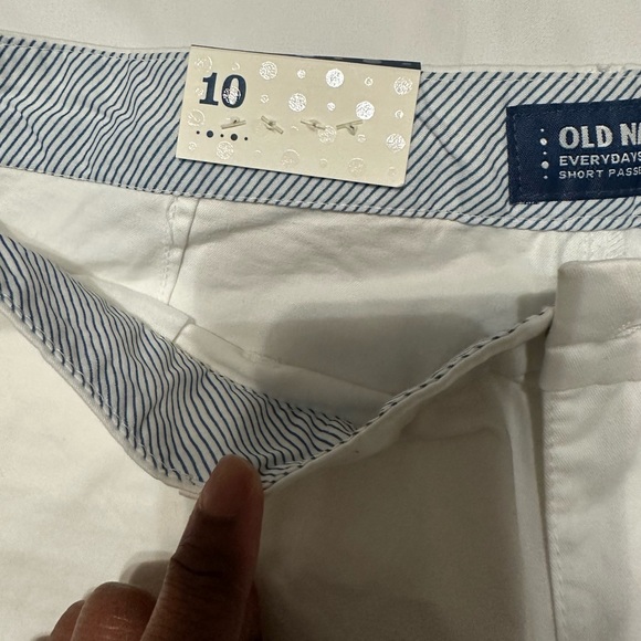 NWT Old Navy Women’s shorts Size 10 - Picture 3 of 5